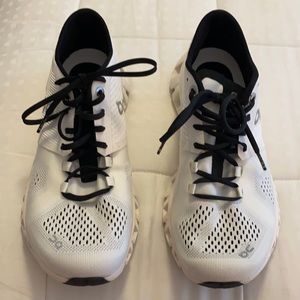 Women’s On Cloud X Training shoes